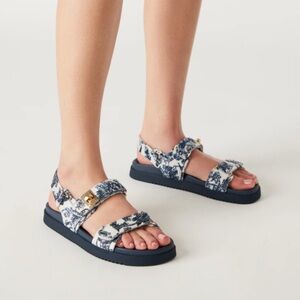 Steve Madden Mona  sandals Blue and White Comfort Sandals with Adjustable Straps